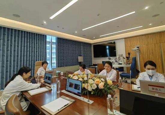 搭建遠(yuǎn)程醫(yī)療會(huì)診平臺愛爾眼科打通邊遠(yuǎn)地區(qū)醫(yī)療救助通道(圖1)